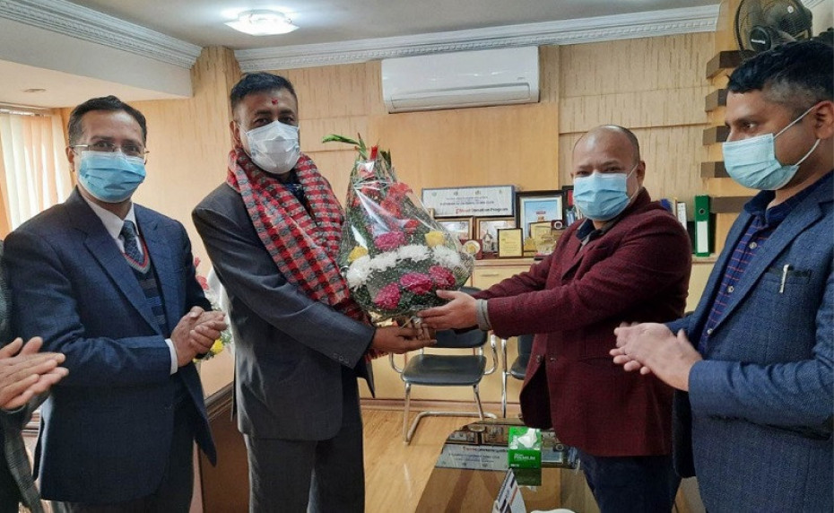 एशियन लाईफका नवनियुक्त सीईओ श्रेष्ठद्वारा पदभार ग्रहण 