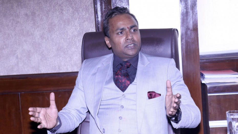 'कान्छा सीइओ' विवेक झाको नेतृत्वमा नम्बर वान बनेको एनएलआइसी