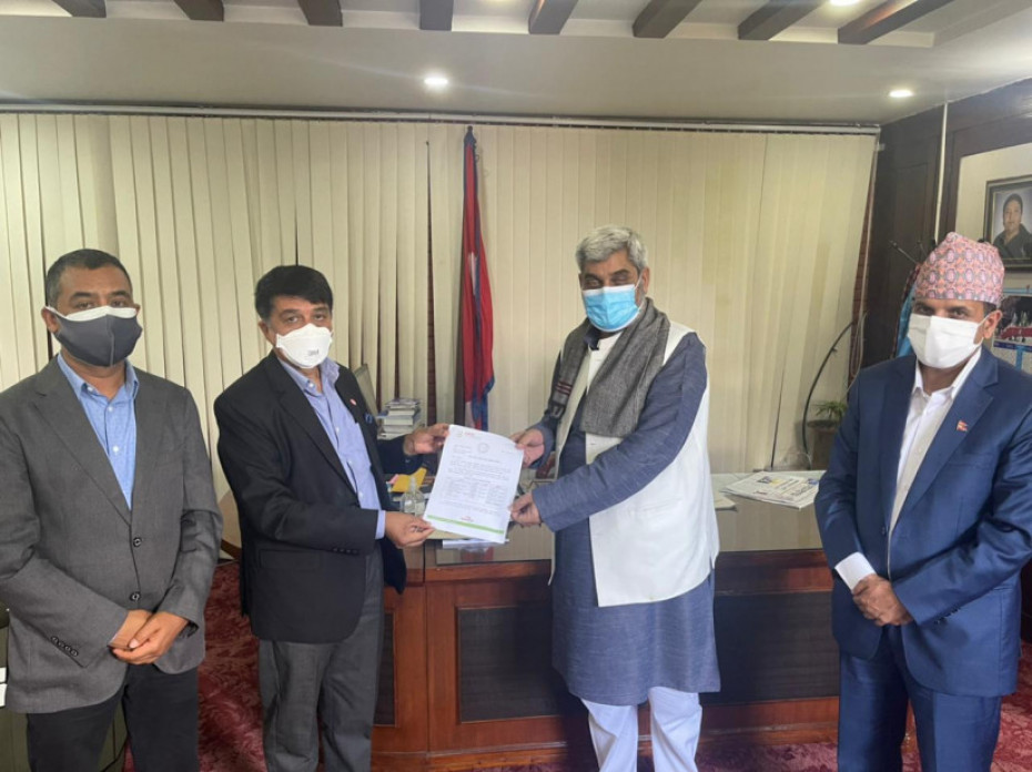 आइएमई फाउन्डेसनद्वारा रु. ३ करोडबराबरको स्वास्थ्य उपकरण सहयोग