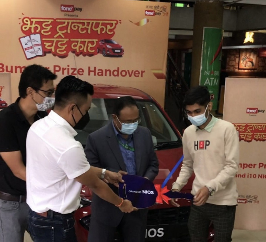 फोनपेको &lsquo;झट्ट ट्रान्सफर, चट्ट कार&rsquo; योजनाको विजेताले पाए &lsquo;ग्रान्ड आई१०&rsquo;