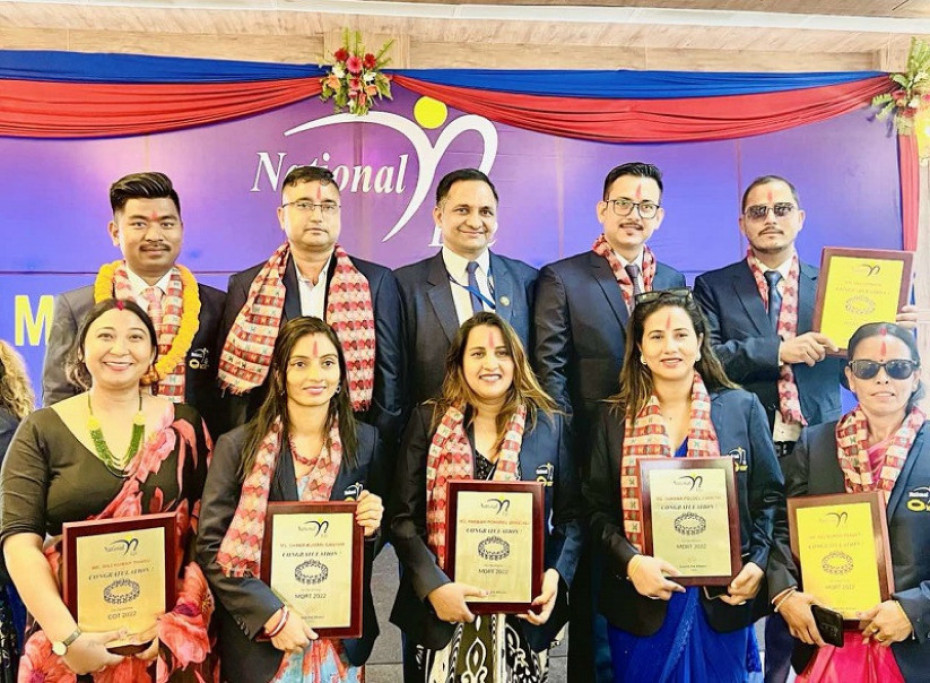 नेशनल लाइफद्वारा एमडीआरटीका विजेता अभिकर्ता सम्मानित