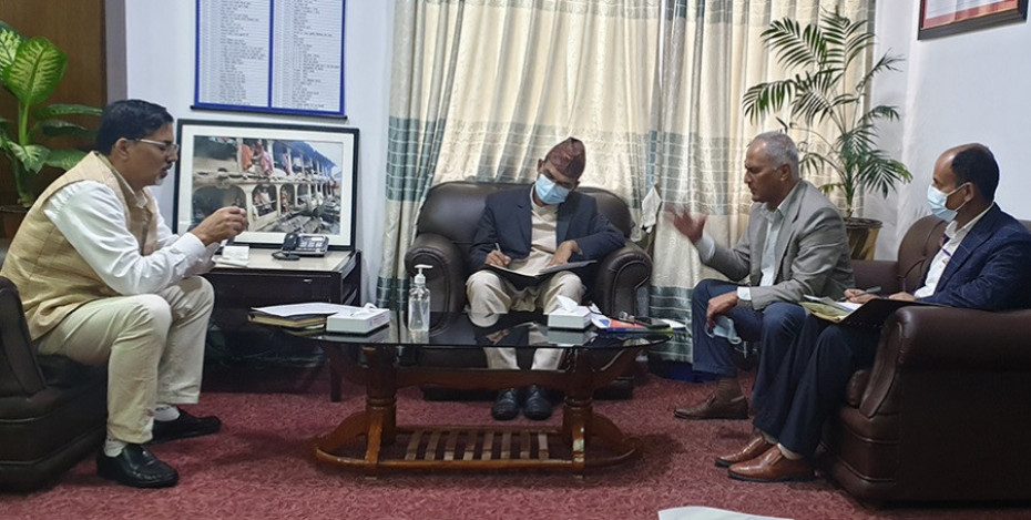 कोरोना बीमा दाबी भुक्तानीमा अर्थमन्त्रीको चासो, उपयुक्त विकल्प पेस गर्न निर्देशन 