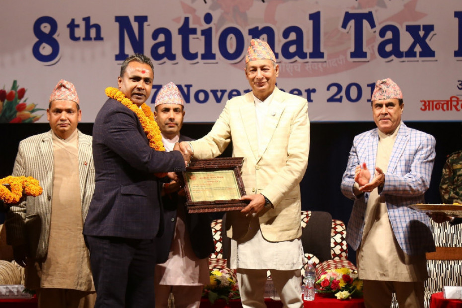 नेपालको बीमा व्यवसायमै सबैभन्दा बढी आयकर बुझाउने नेपाल लाइफ सम्मानित