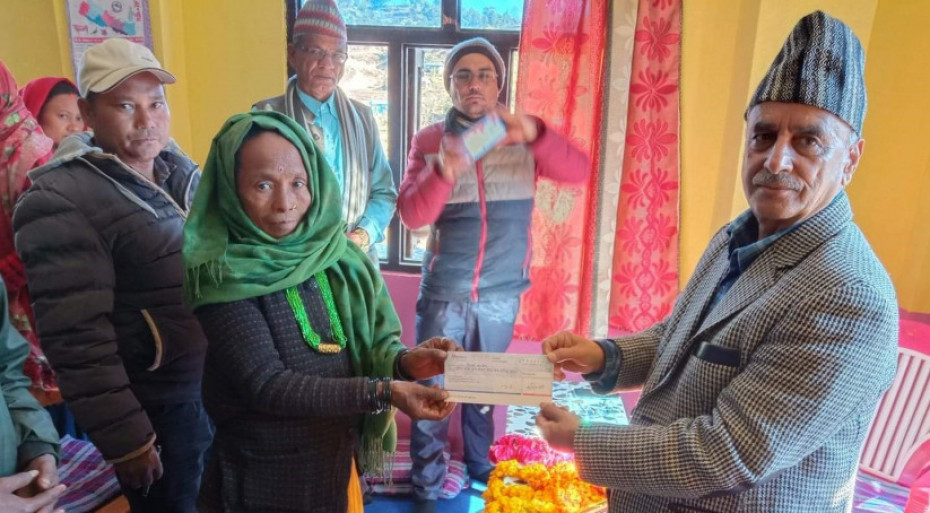 सन नेपाल लाइफ इन्स्योरेन्सद्वारा बीमादाबी रकम भुक्तान